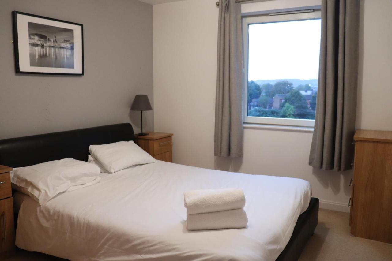Century Wharf Apartments By Urban Space Cardiff Bagian luar foto