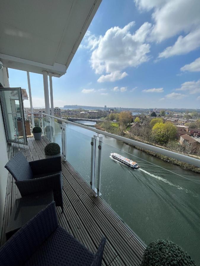 Century Wharf Apartments By Urban Space Cardiff Bagian luar foto