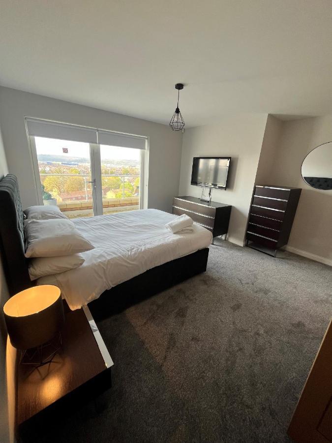 Century Wharf Apartments By Urban Space Cardiff Bagian luar foto