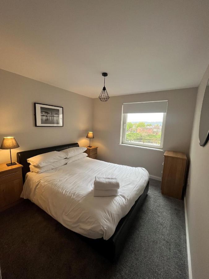 Century Wharf Apartments By Urban Space Cardiff Bagian luar foto