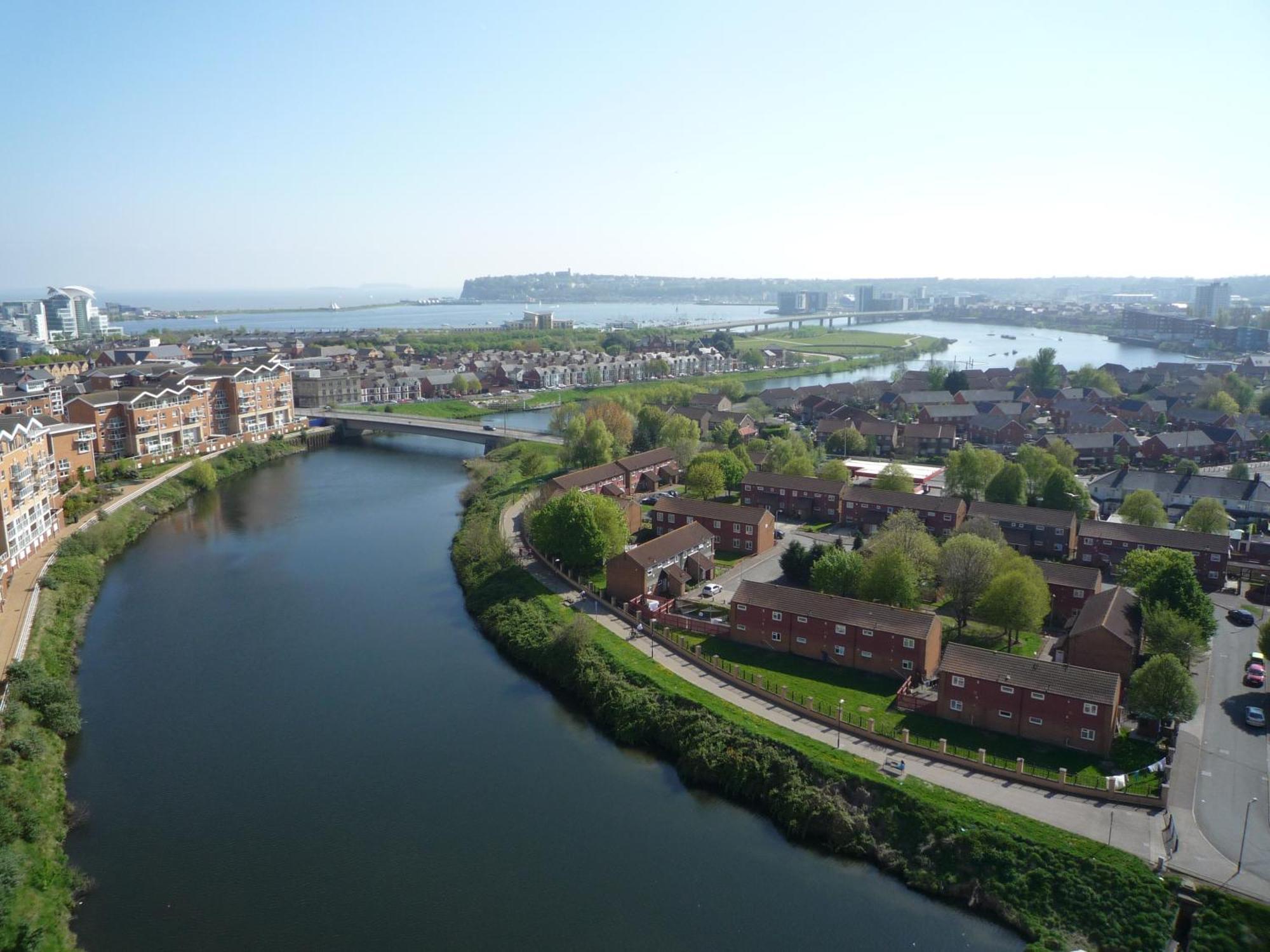 Century Wharf Apartments By Urban Space Cardiff Bagian luar foto